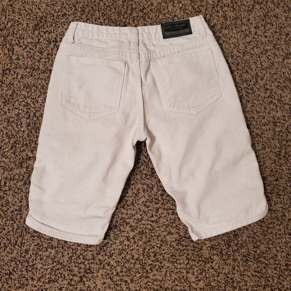 Boys White Distressed Lion Dynasty Shorts 14 - Picture 3 of 3